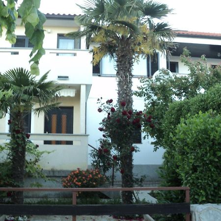 Apartments Nevenka Krk Town Exterior photo