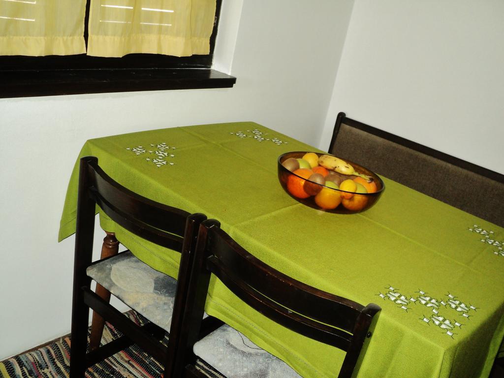 Apartments Nevenka Krk Town Exterior photo